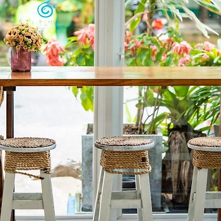 Meow Cafe & Hotel Patong Bagian luar foto