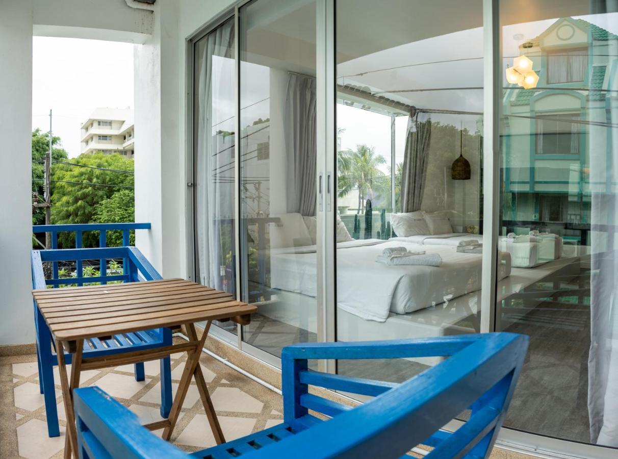Meow Cafe & Hotel Patong Bagian luar foto